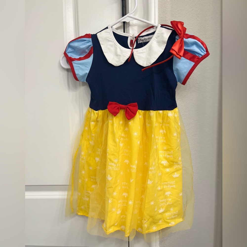 HALLOWEEN! Adorable Snow White dress with headband & cape.